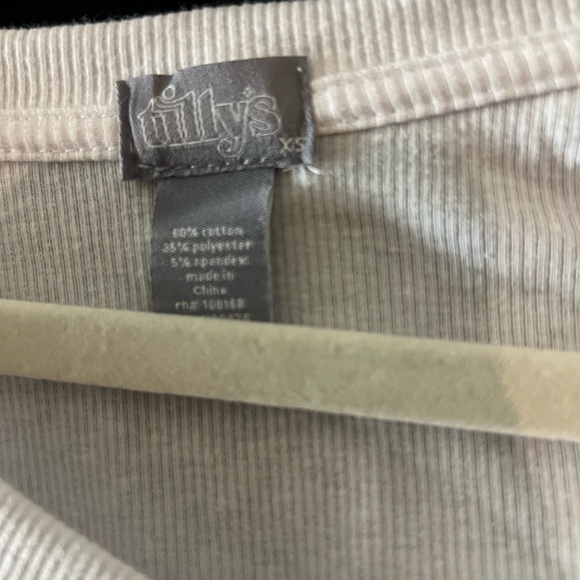 Tilly's white Ribbed Top - Picture 2 of 2